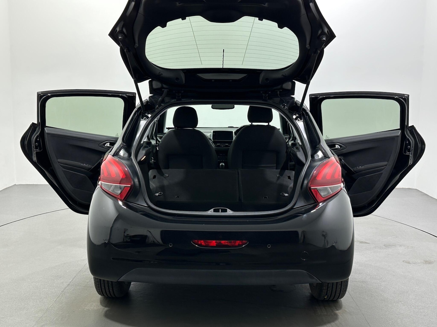 Used Peugeot 208 2018 for sale - 76878871: Photo 40