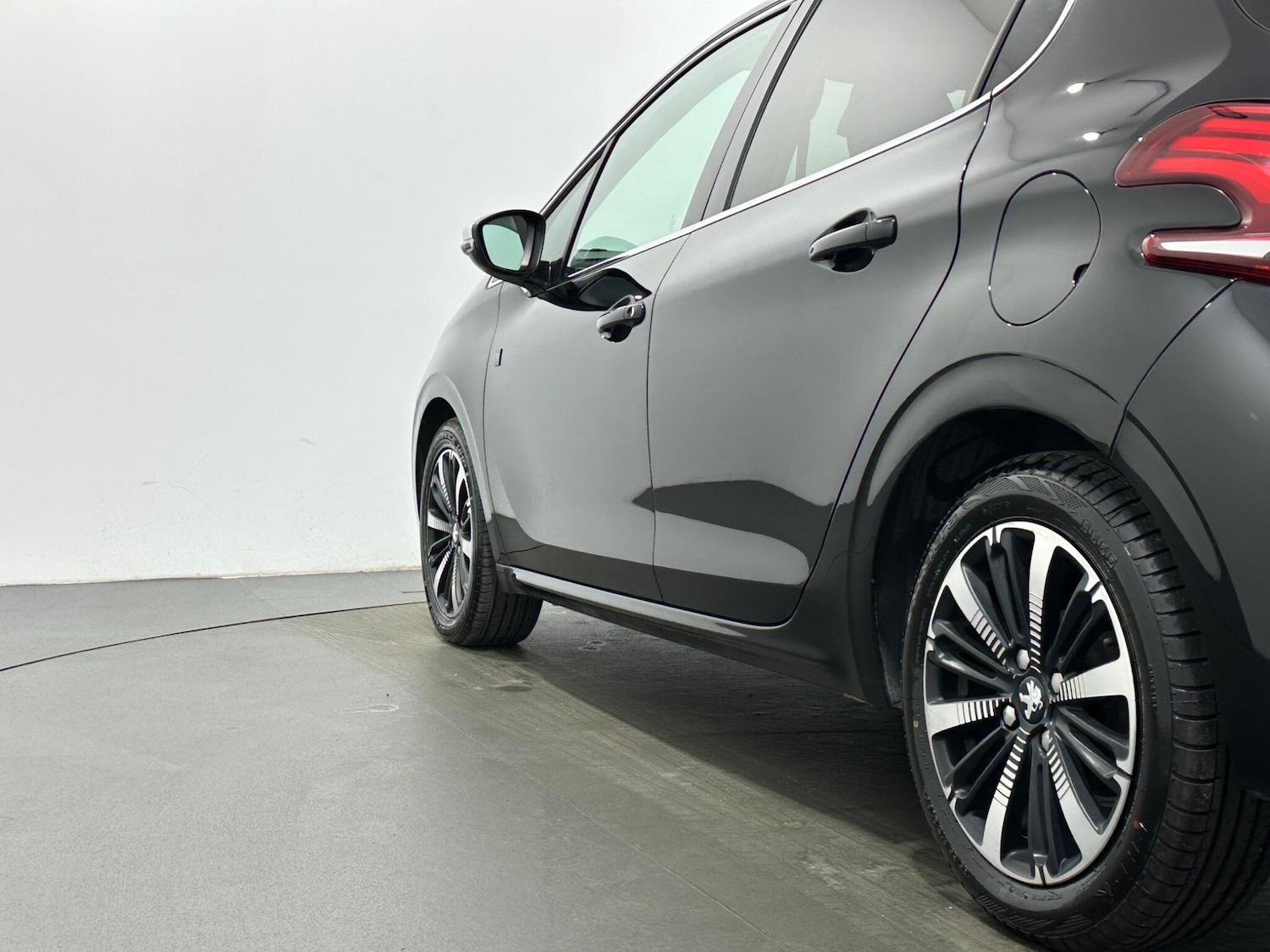 Used Peugeot 208 2018 for sale - 76878871: Photo 45