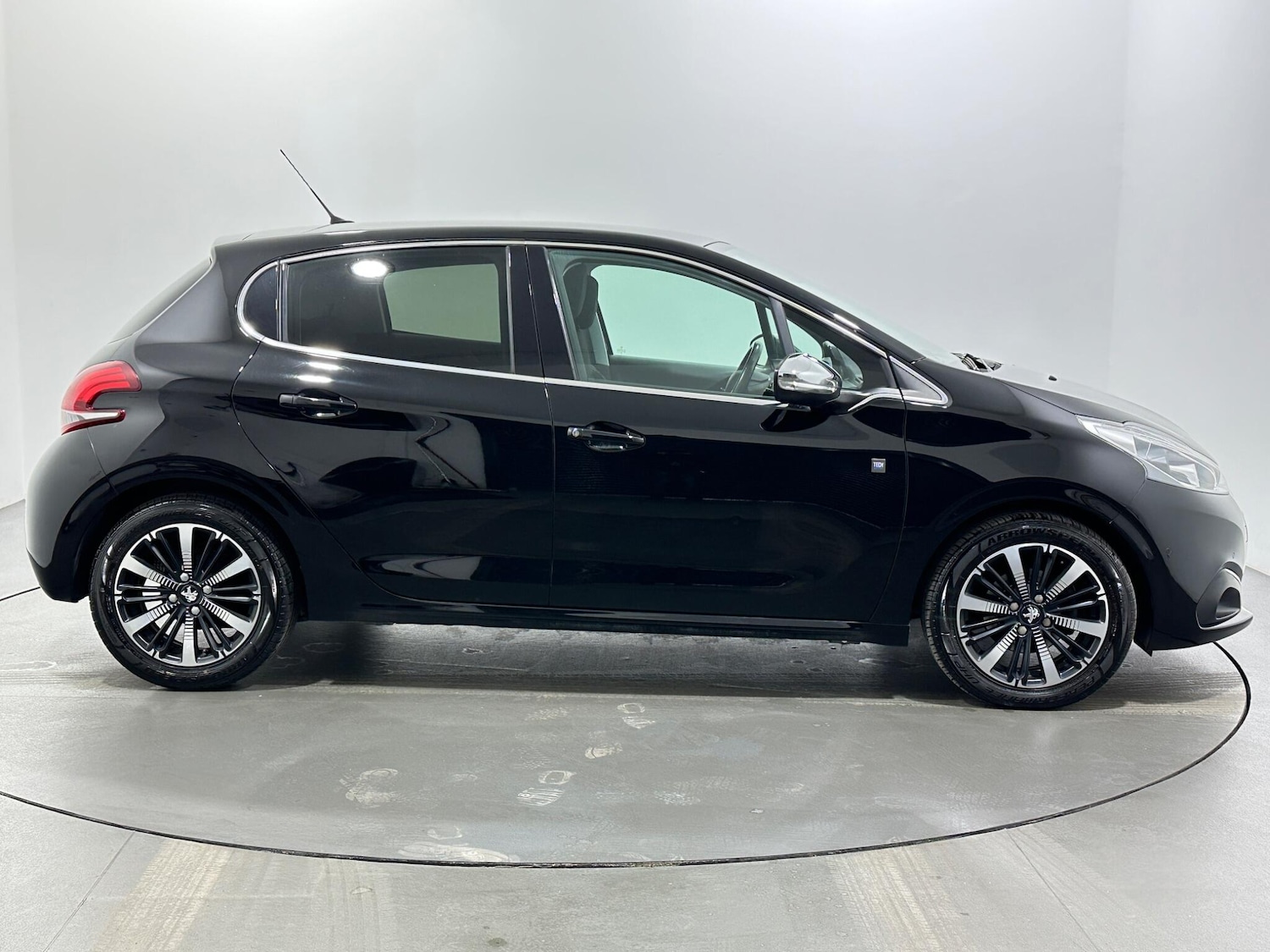 Used Peugeot 208 2018 for sale - 76878871: Photo 9