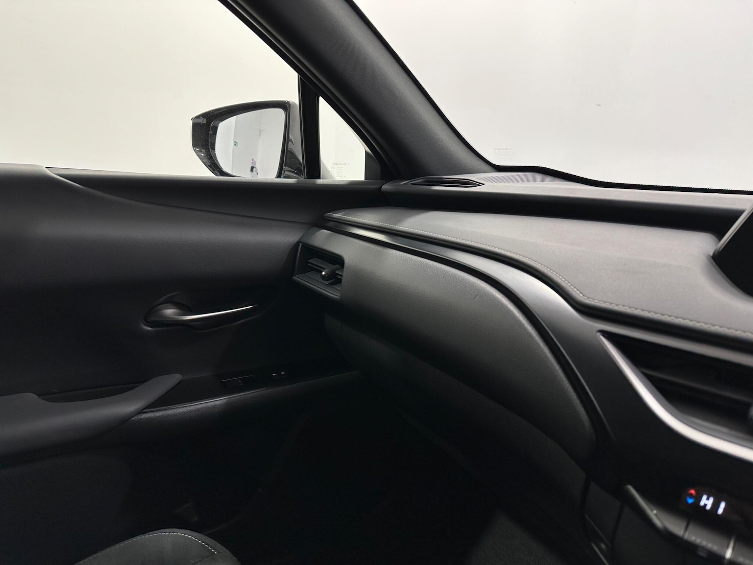 Used Lexus UX 2019 for sale - 77144640: Photo 28