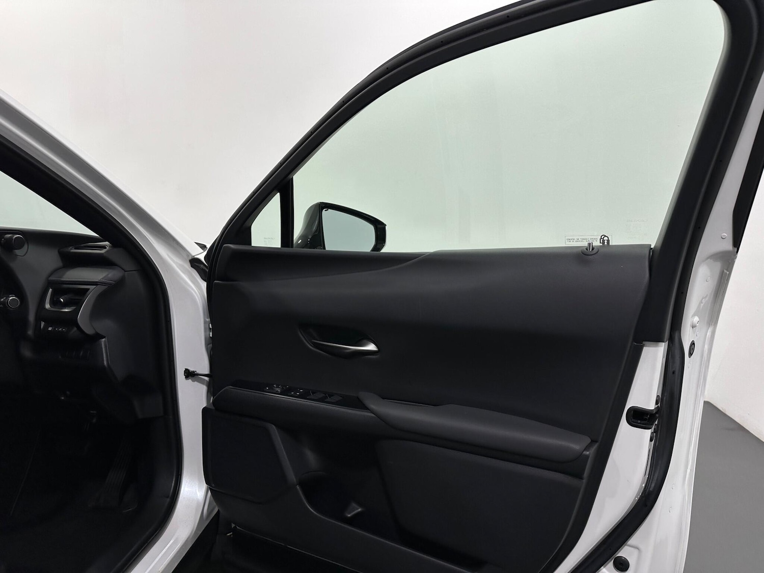 Used Lexus UX 2019 for sale - 77144640: Photo 35