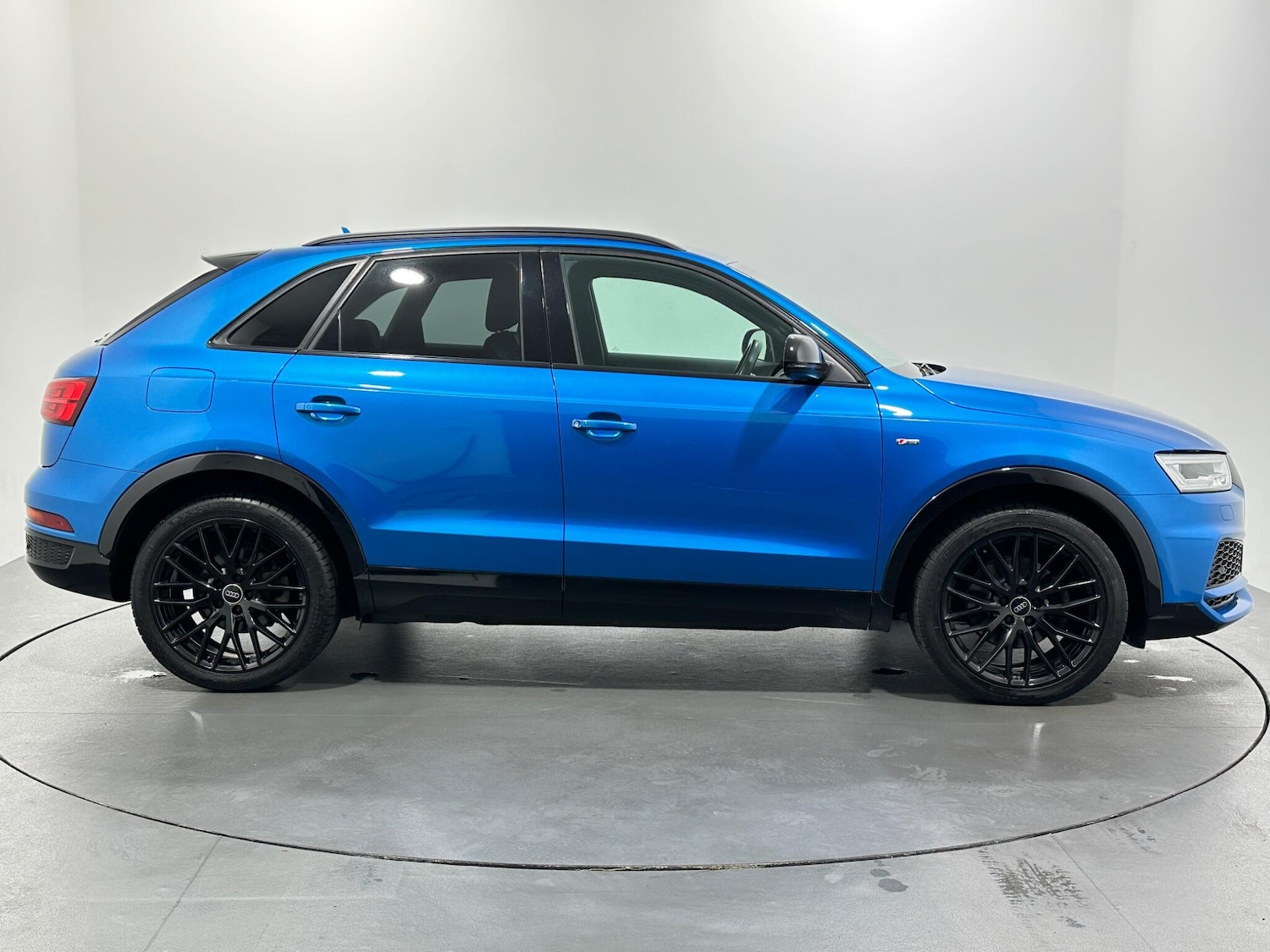 Used Audi Q3 2018 for sale - 76878821: Photo 9