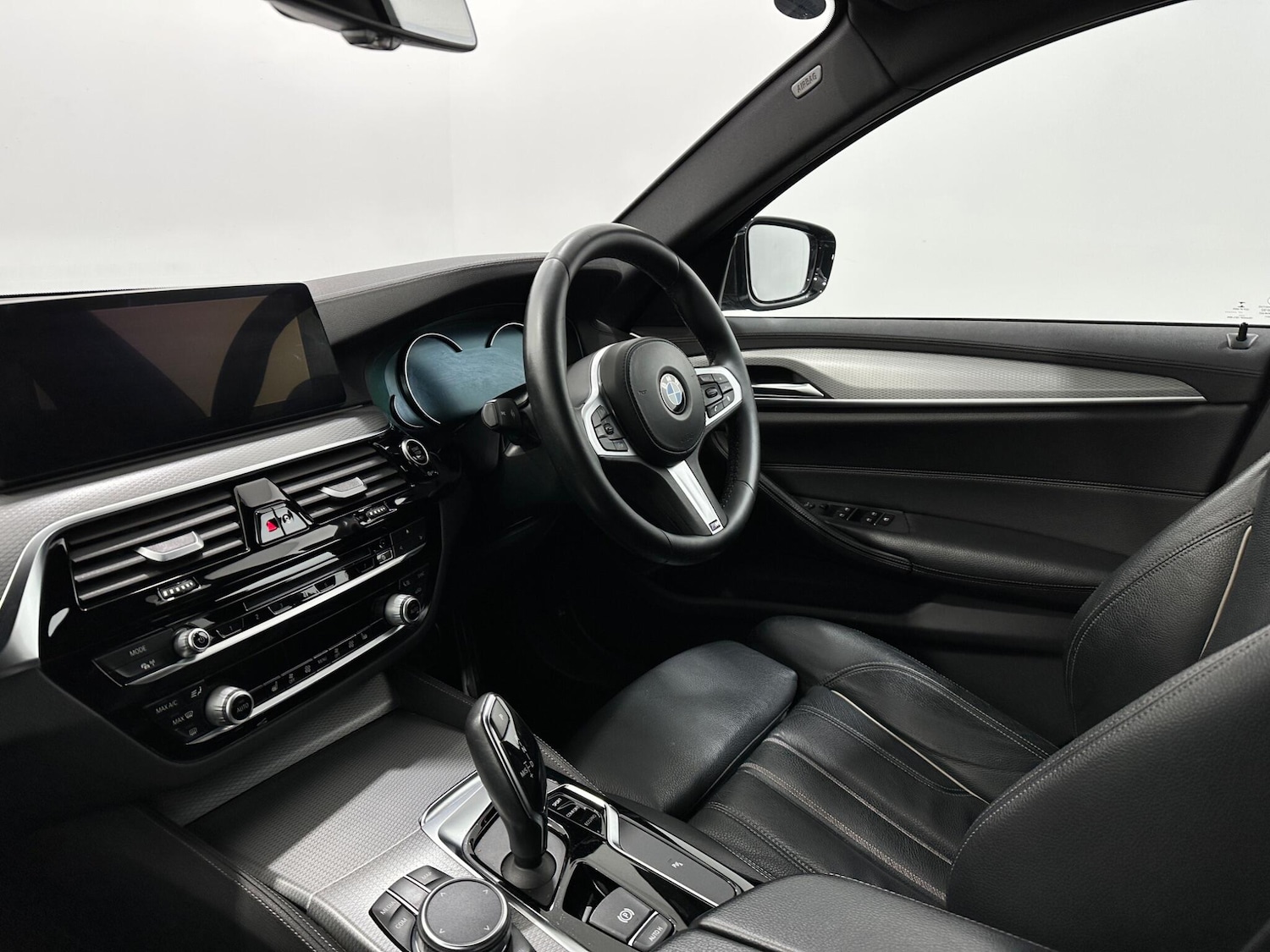 Used BMW 5 Series 2018 for sale - 77768982: Photo 31