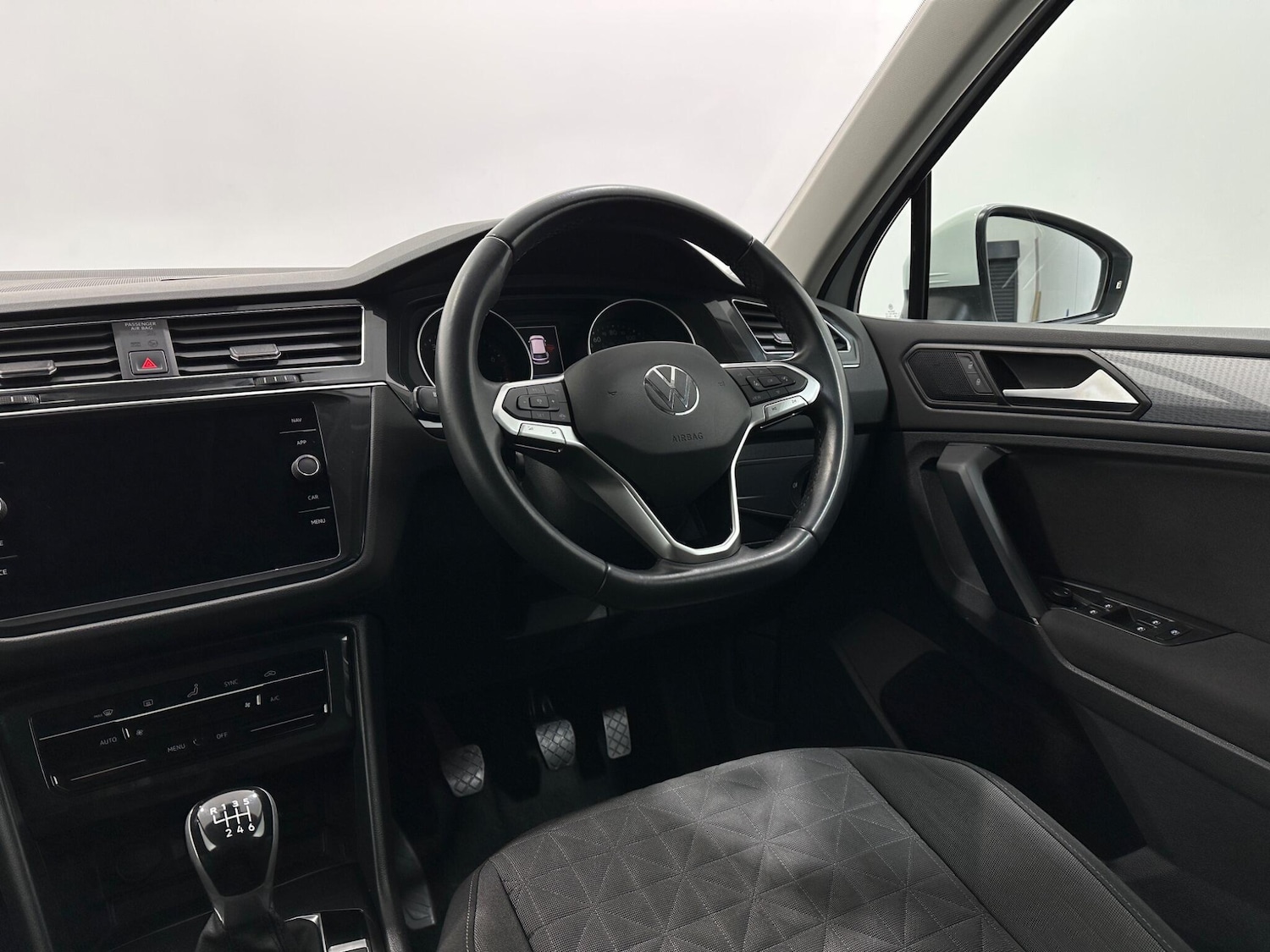 Used Volkswagen Tiguan 2022 for sale - 77109706: Photo 11