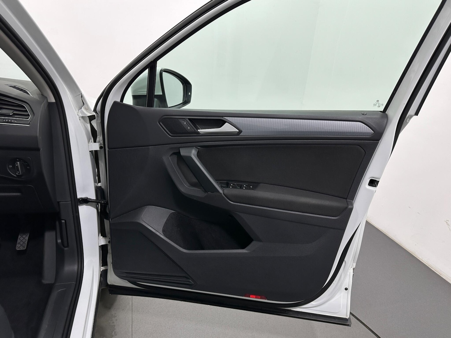 Used Volkswagen Tiguan 2022 for sale - 77109706: Photo 32