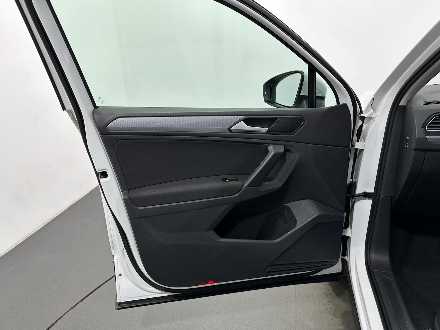 Used Volkswagen Tiguan 2022 for sale - 77109706: Photo 35