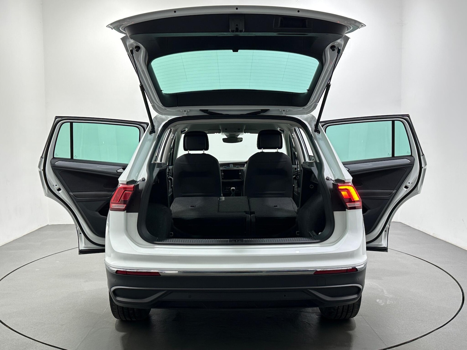 Used Volkswagen Tiguan 2022 for sale - 77109706: Photo 44