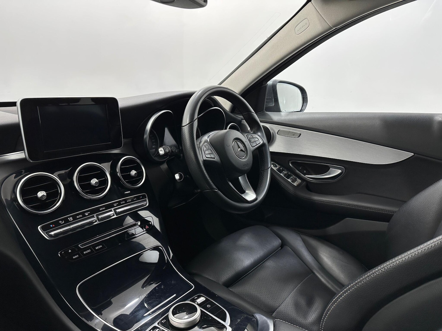 Used Mercedes-Benz C Class 2018 for sale - 77267305: Photo 31