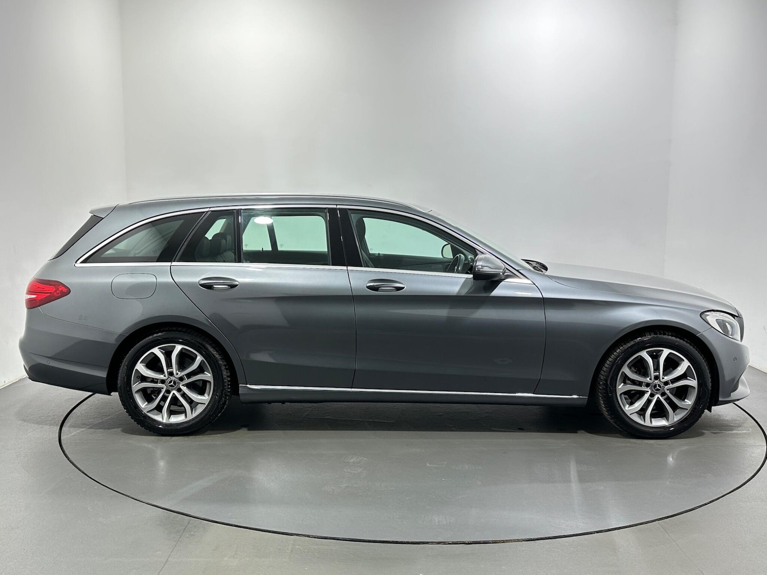 Used Mercedes-Benz C Class 2018 for sale - 77267305: Photo 9