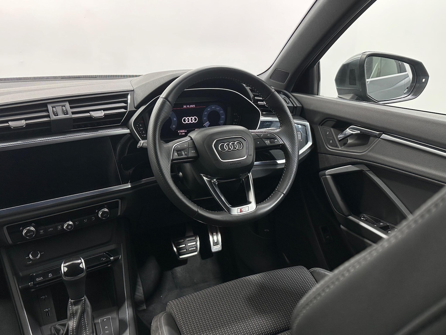 Used Audi Q3 2020 for sale - 76878968: Photo 11