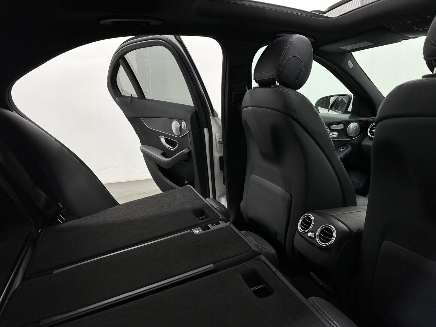 Used Mercedes-Benz C Class 2017 for sale - 78019682: Photo 48