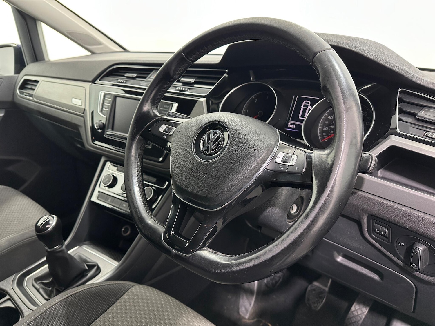 Used Volkswagen Touran 2017 for sale - 76878972: Photo 10