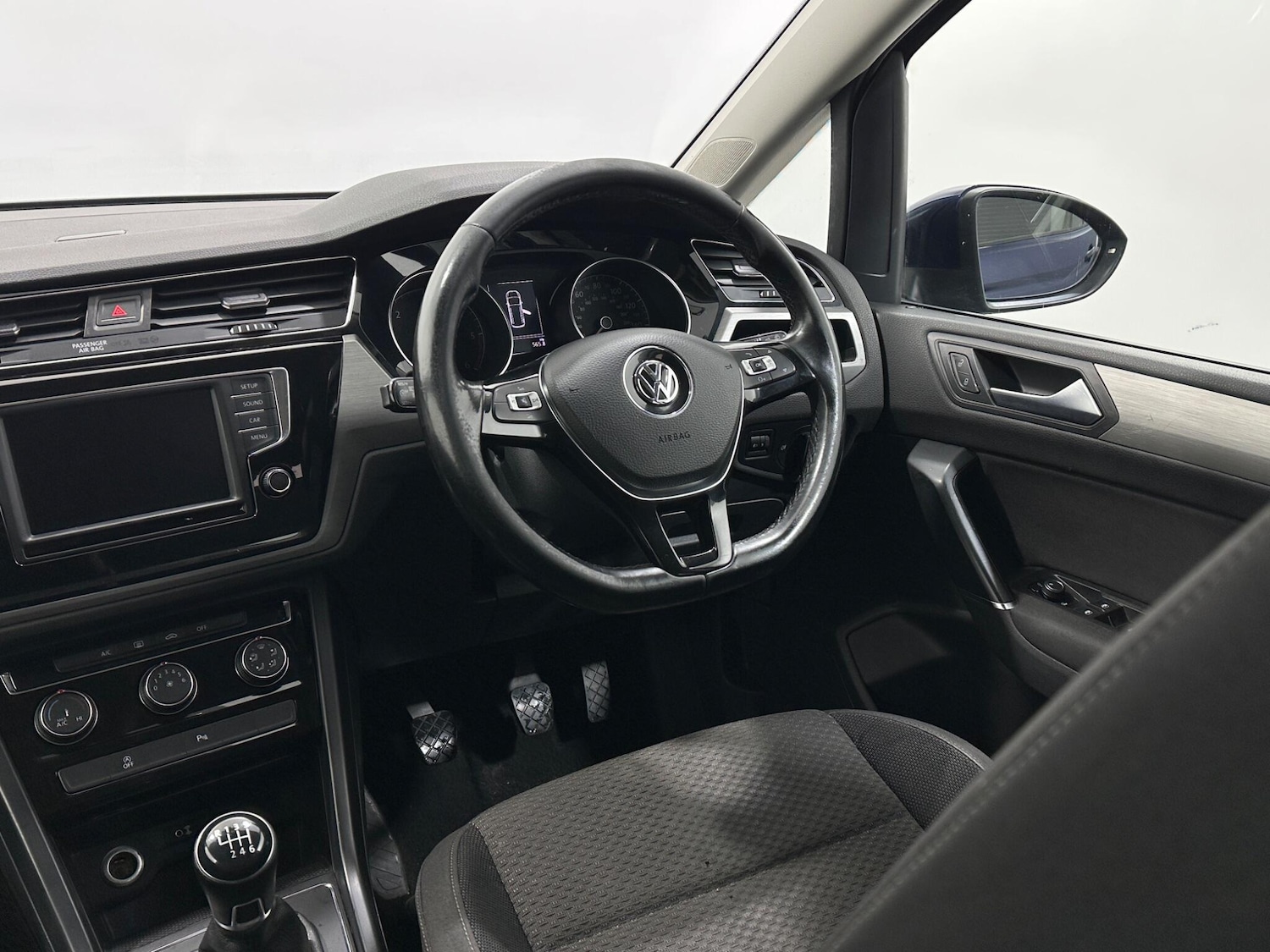 Used Volkswagen Touran 2017 for sale - 76878972: Photo 11