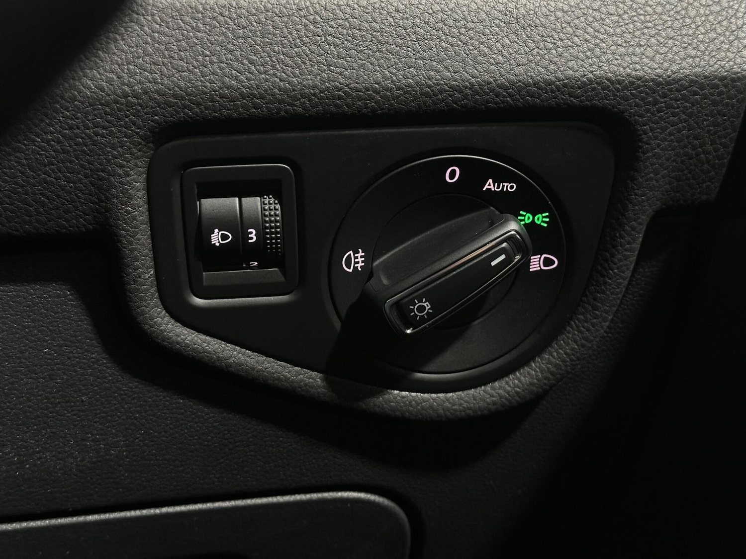 Used Volkswagen Touran 2017 for sale - 76878972: Photo 16