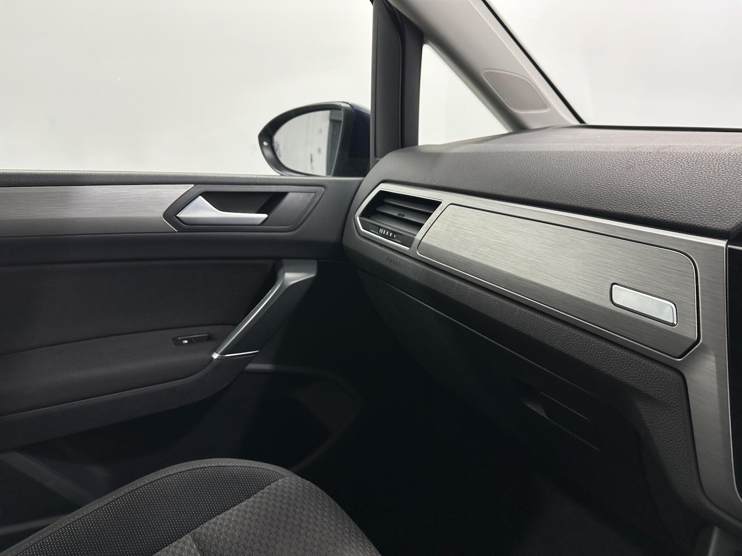 Used Volkswagen Touran 2017 for sale - 76878972: Photo 25