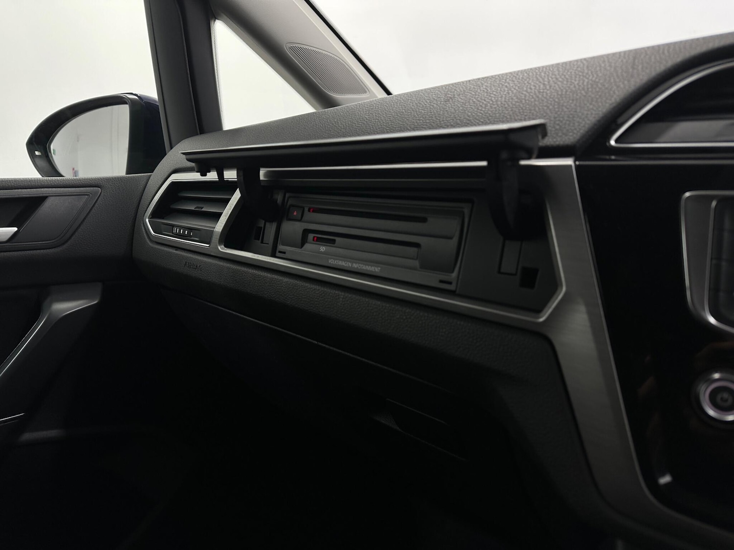 Used Volkswagen Touran 2017 for sale - 76878972: Photo 26