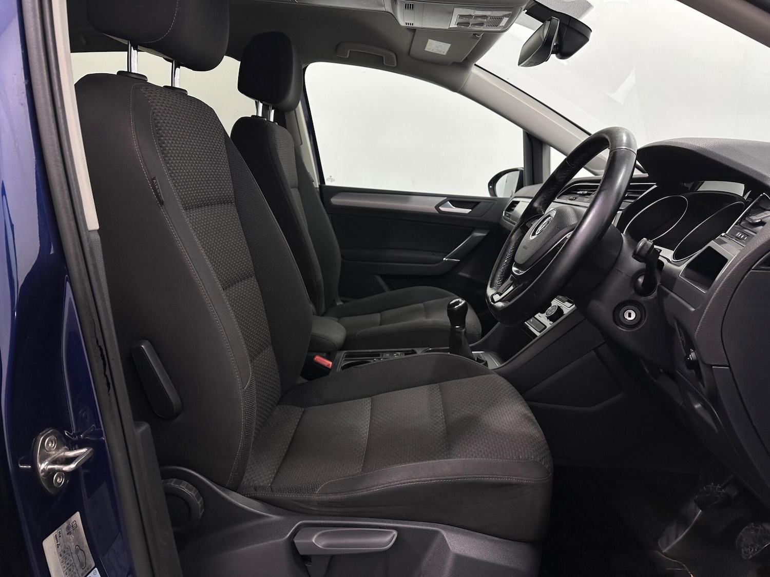 Used Volkswagen Touran 2017 for sale - 76878972: Photo 29