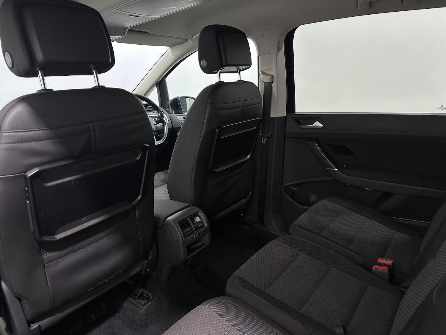 Used Volkswagen Touran 2017 for sale - 76878972: Photo 37