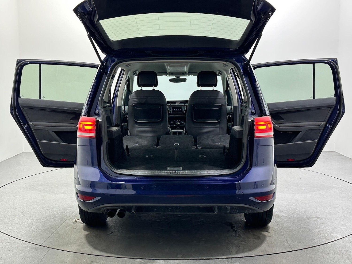 Used Volkswagen Touran 2017 for sale - 76878972: Photo 45