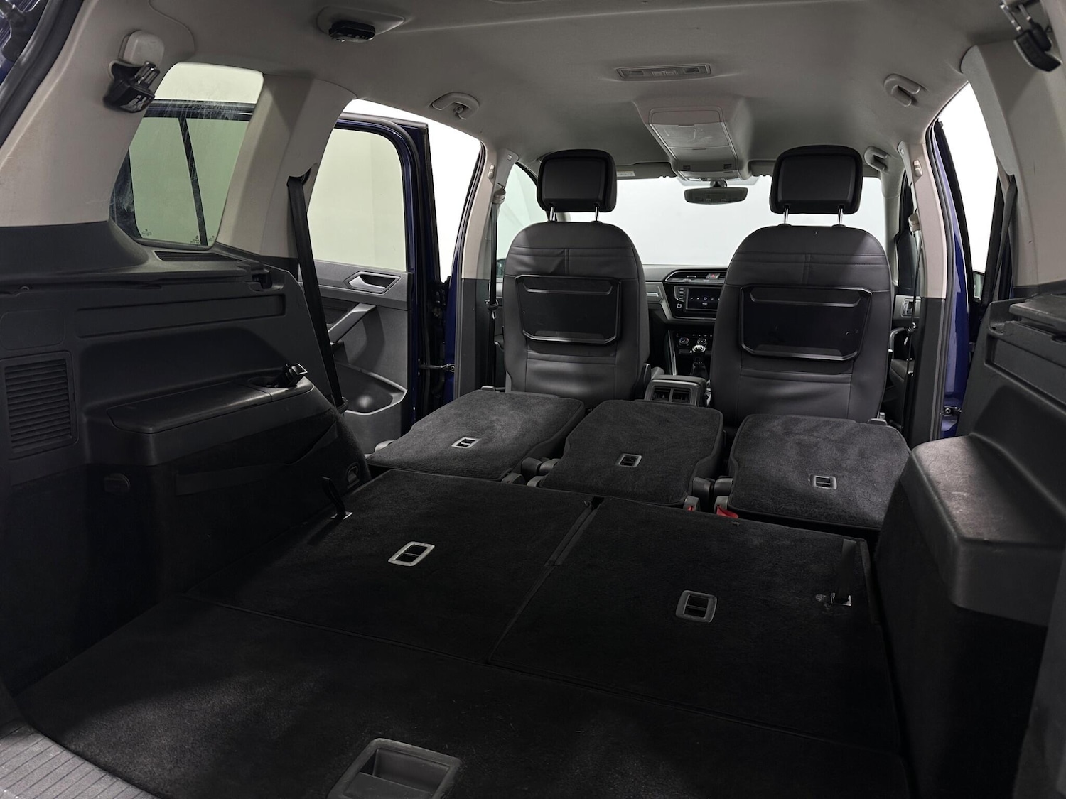 Used Volkswagen Touran 2017 for sale - 76878972: Photo 46