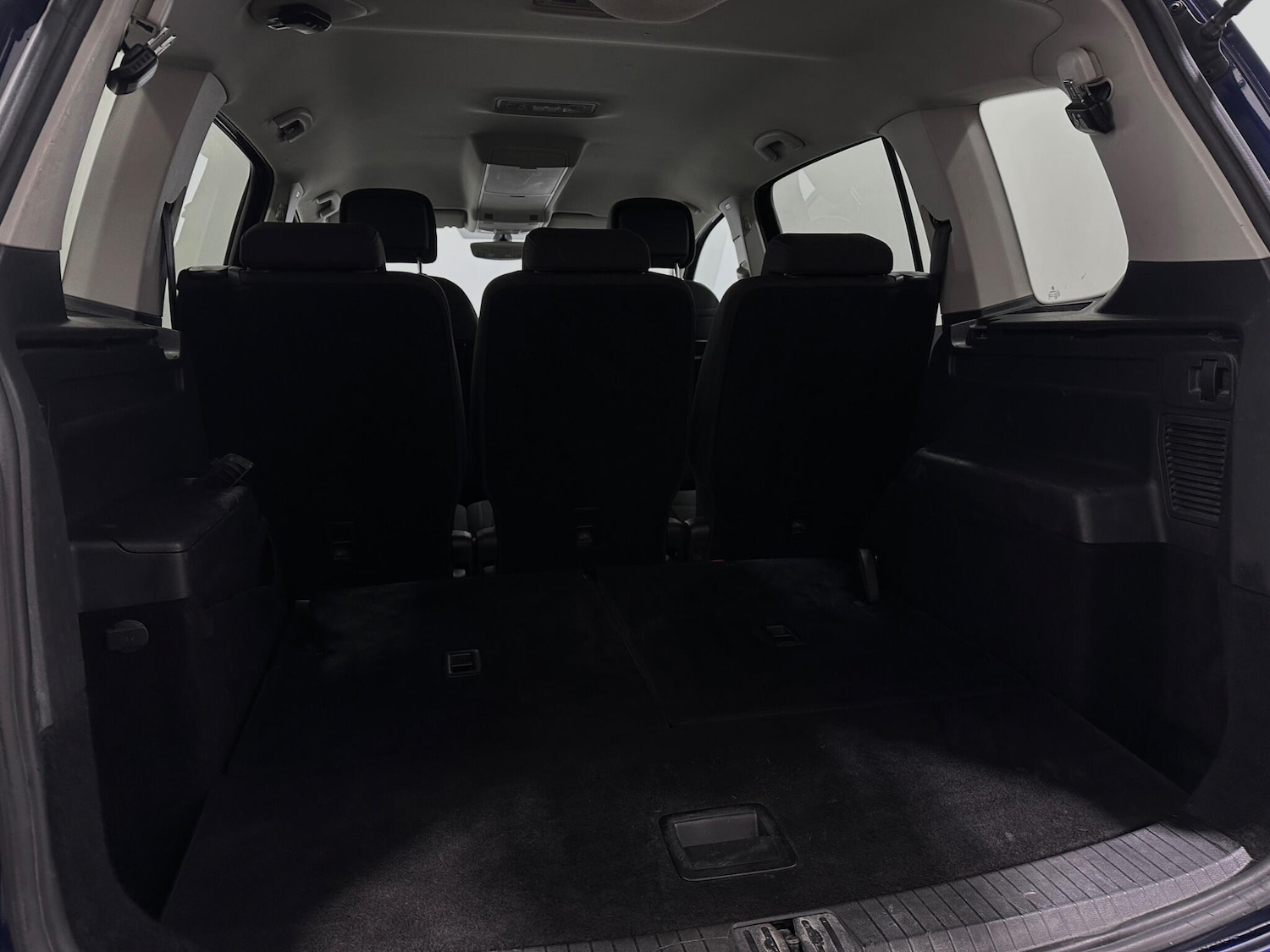 Used Volkswagen Touran 2017 for sale - 76878972: Photo 48