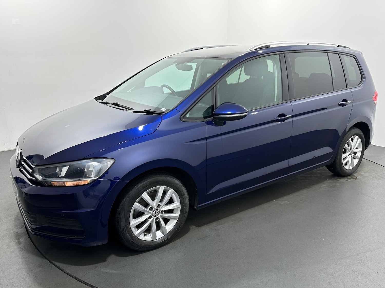 Used Volkswagen Touran 2017 for sale - 76878972: Photo 54