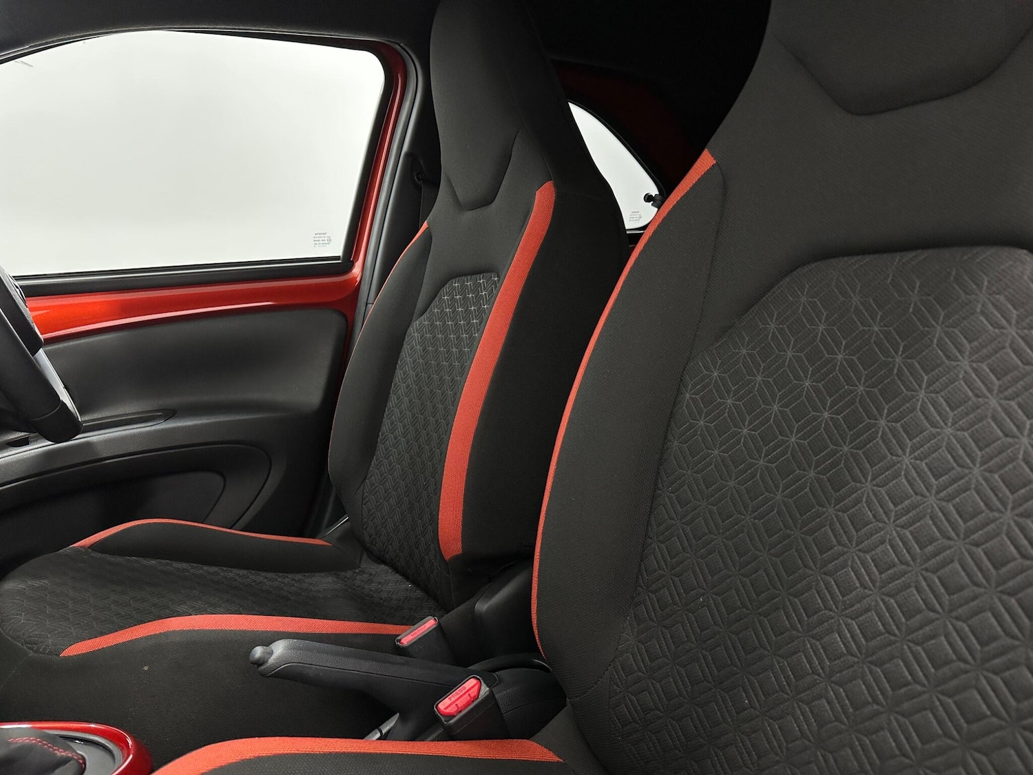 Used Toyota Aygo X 2023 for sale - 76878824: Photo 30