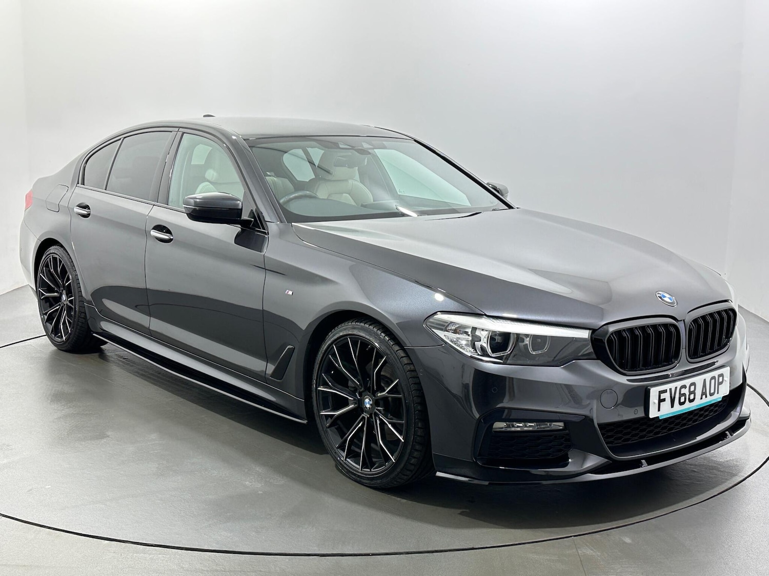 Used BMW 5 Series 2018 for sale - 76976740: Photo 1