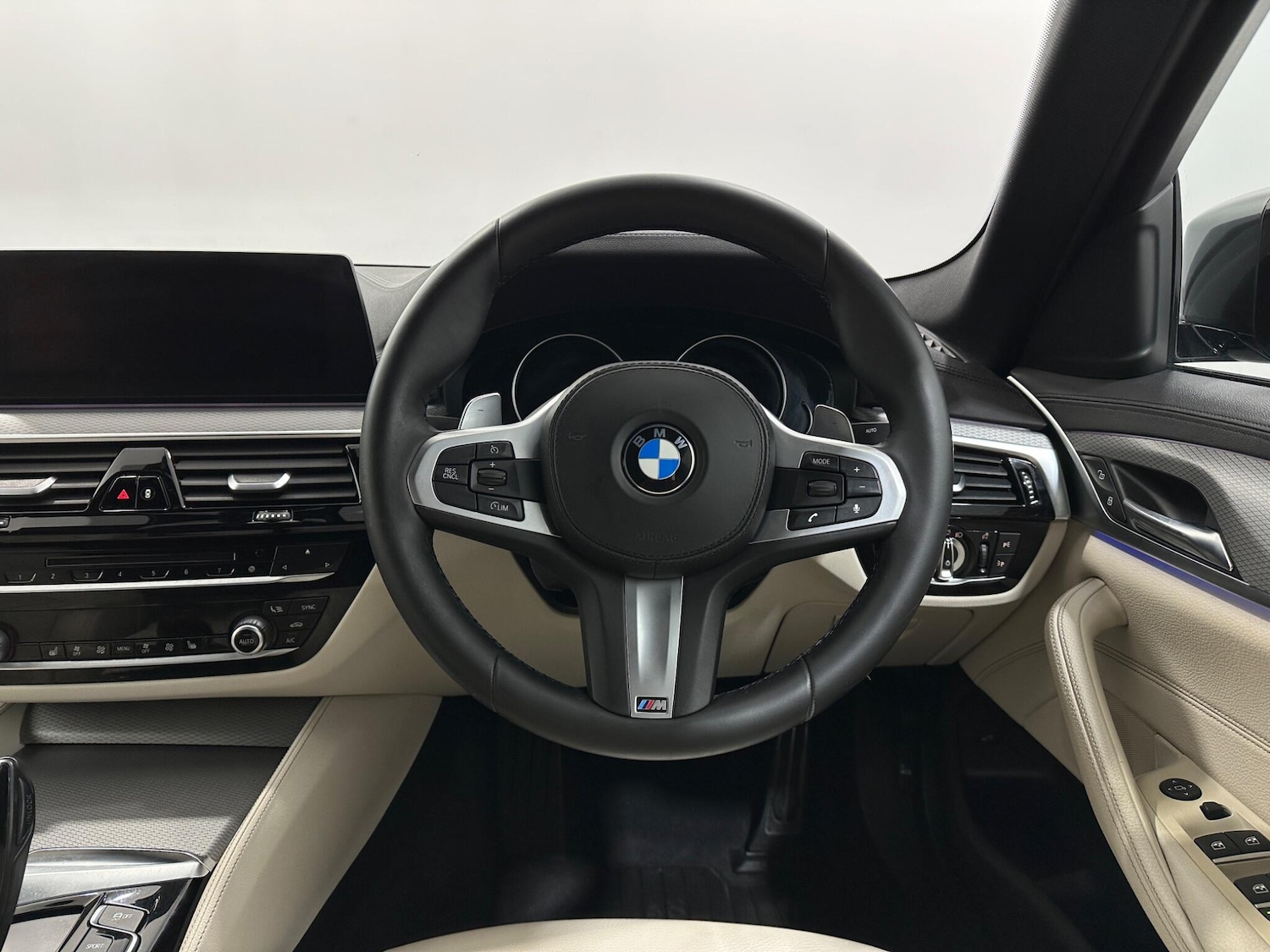 Used BMW 5 Series 2018 for sale - 76976740: Photo 12
