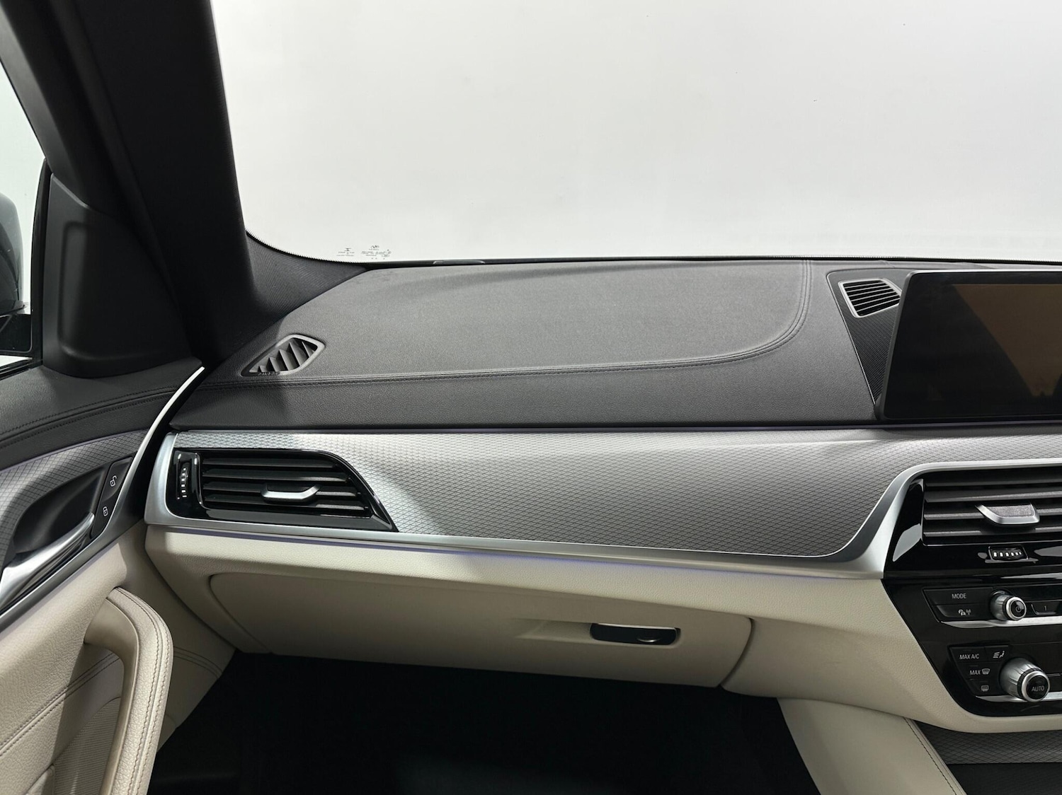 Used BMW 5 Series 2018 for sale - 76976740: Photo 29