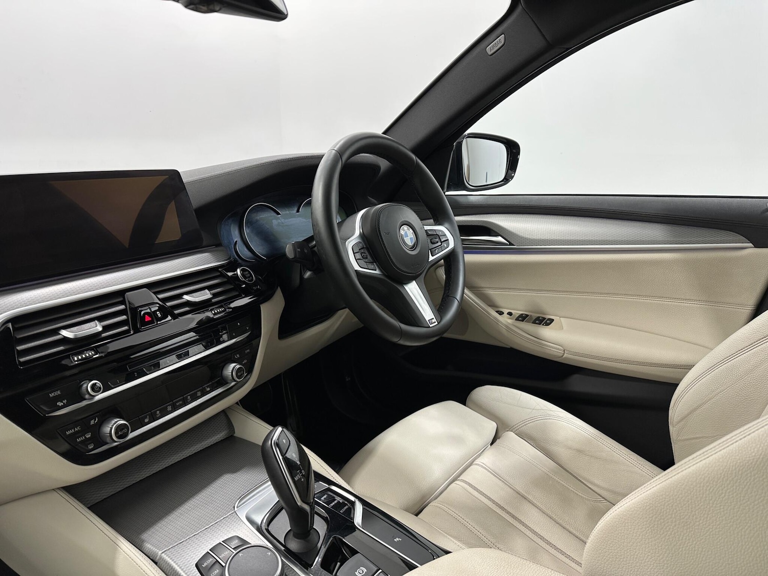 Used BMW 5 Series 2018 for sale - 76976740: Photo 30