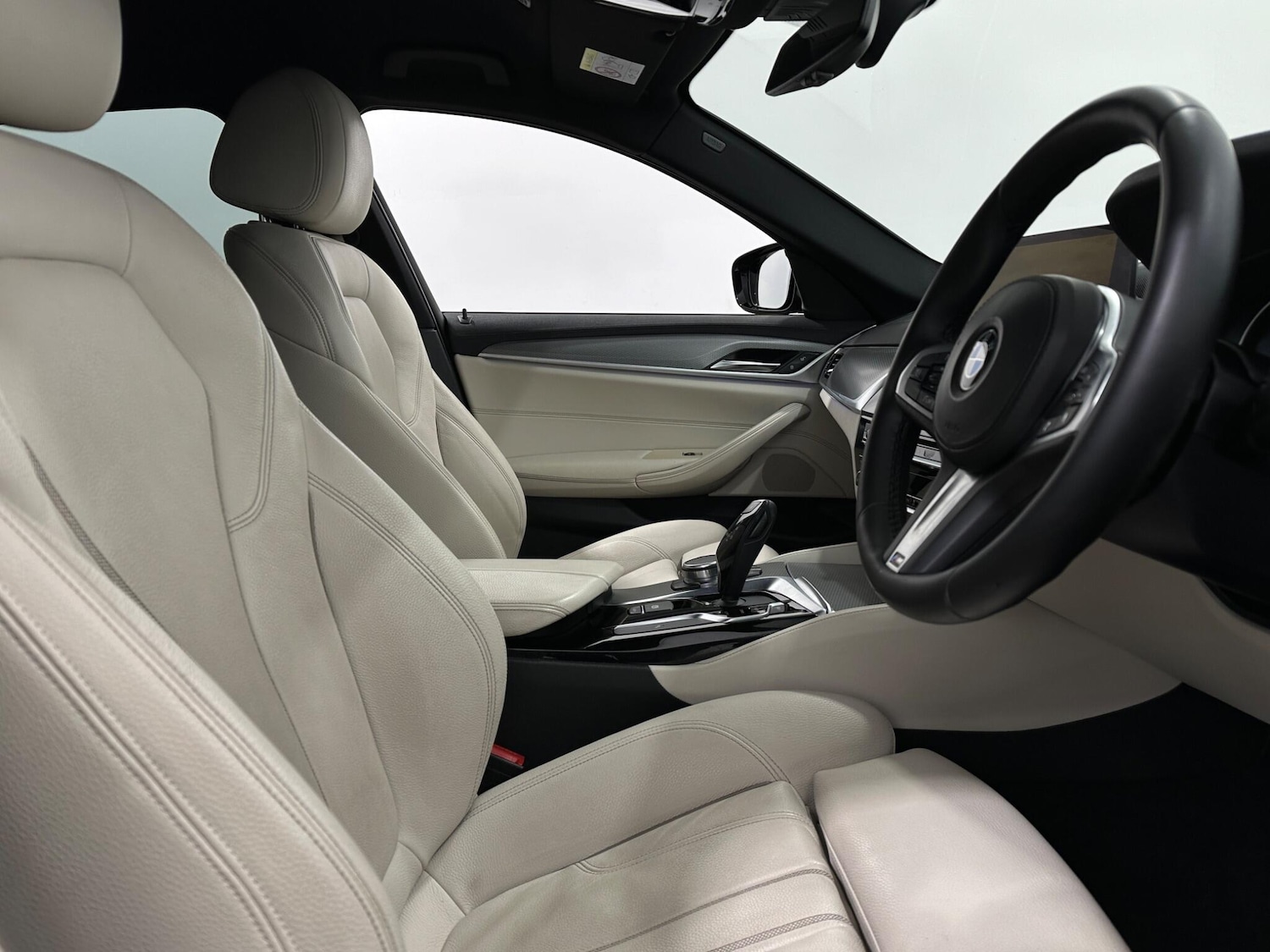 Used BMW 5 Series 2018 for sale - 76976740: Photo 31