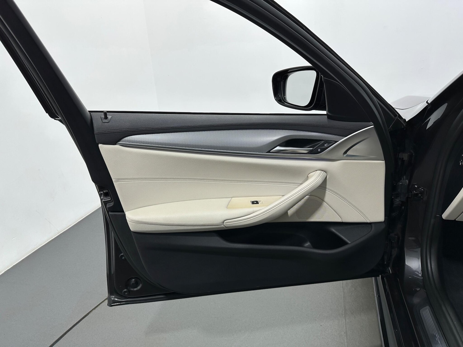 Used BMW 5 Series 2018 for sale - 76976740: Photo 36