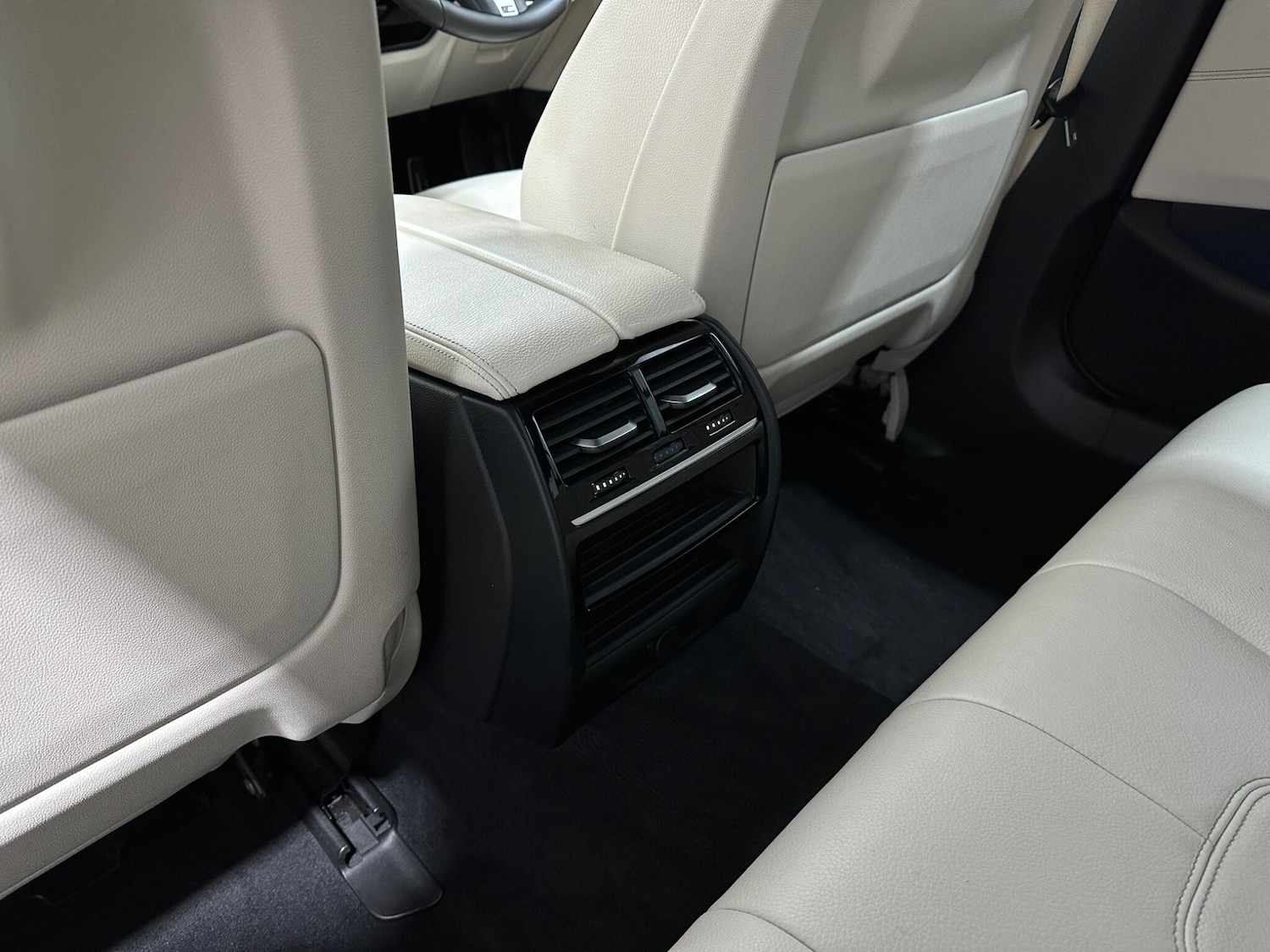 Used BMW 5 Series 2018 for sale - 76976740: Photo 38