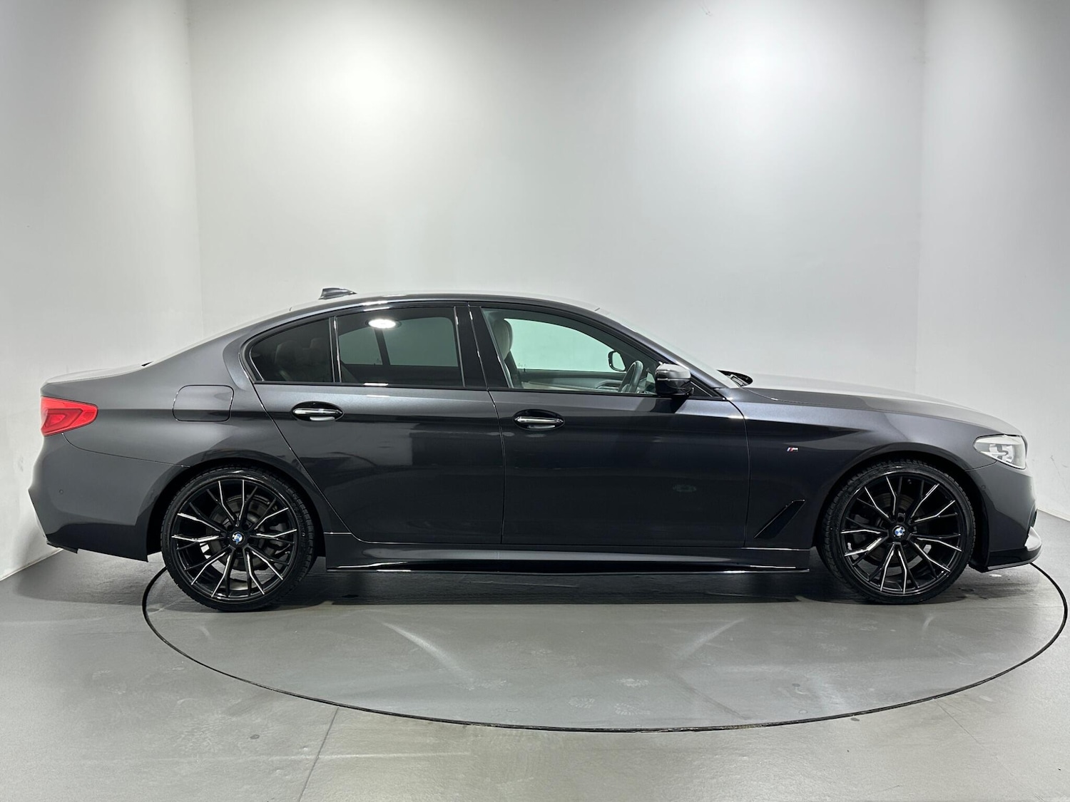 Used BMW 5 Series 2018 for sale - 76976740: Photo 9