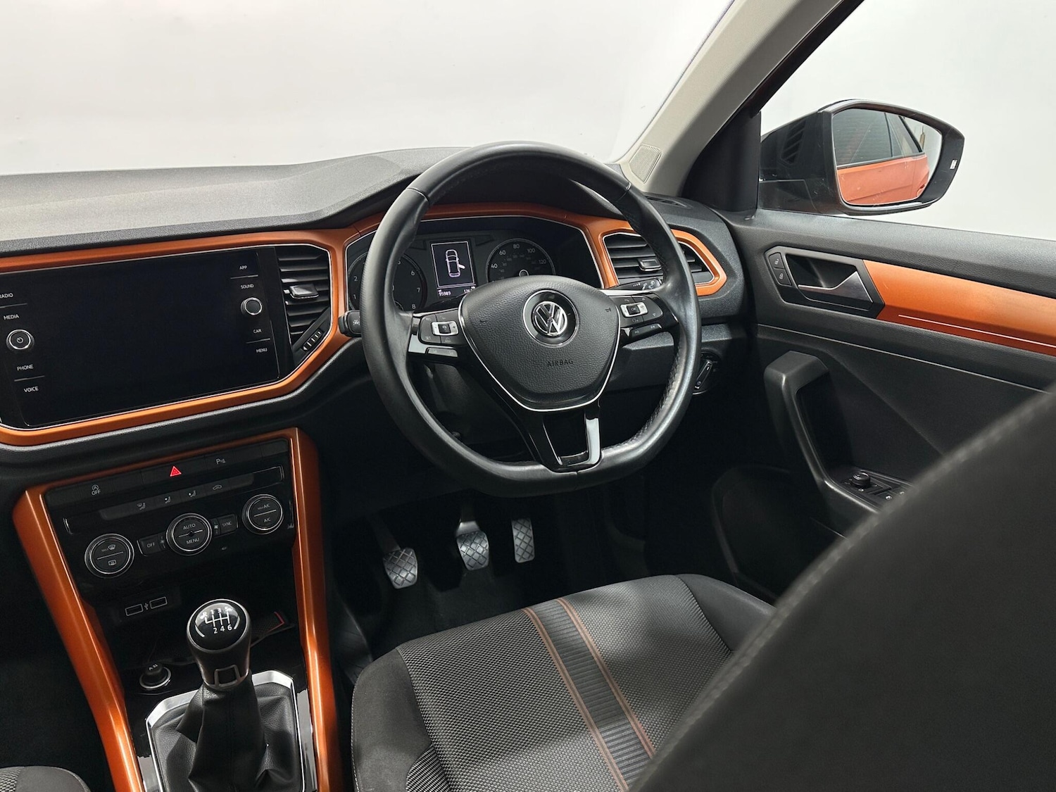 Used Volkswagen T-Roc 2018 for sale - 77230054: Photo 11