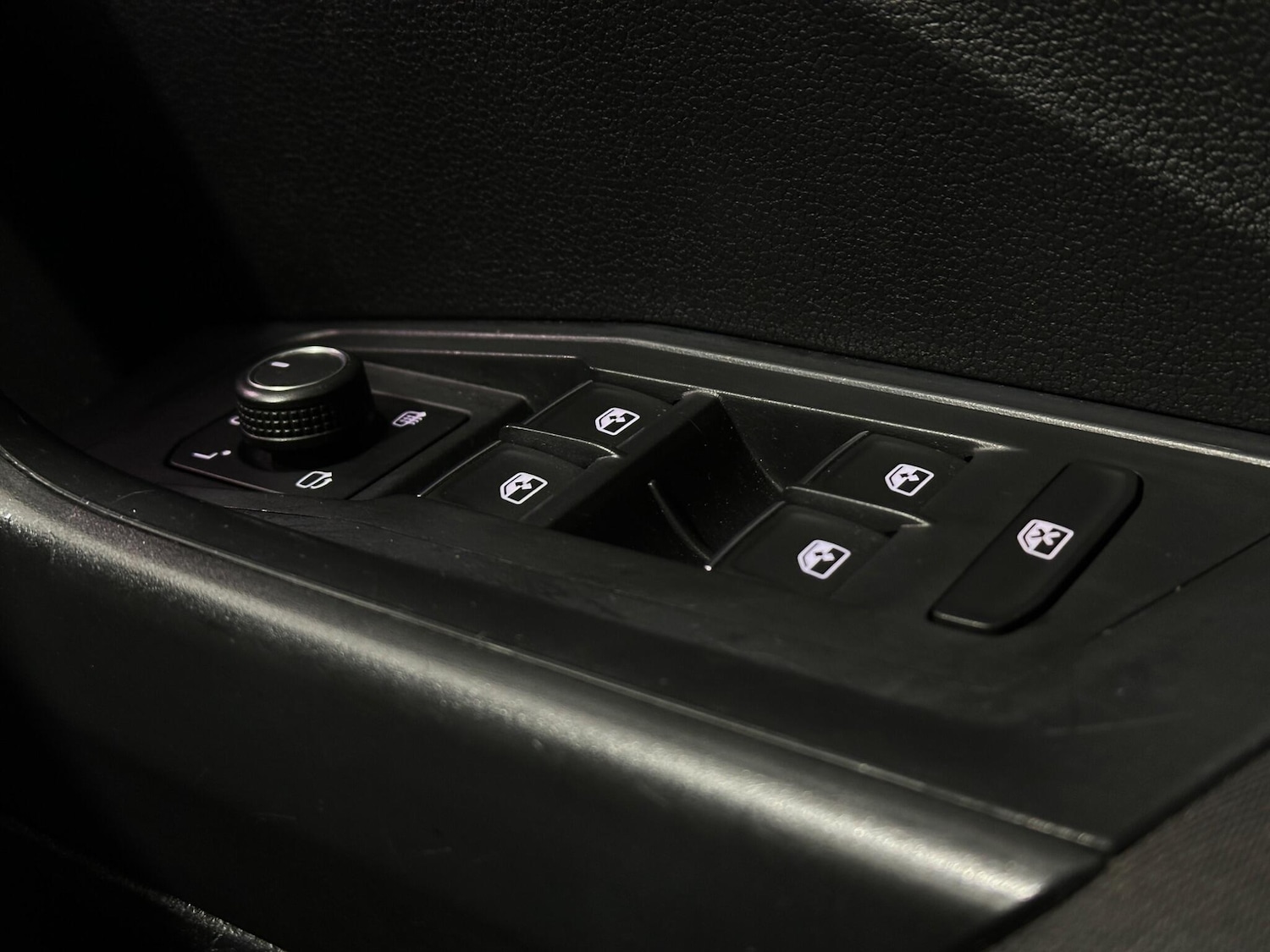 Used Volkswagen T-Roc 2018 for sale - 77230054: Photo 17