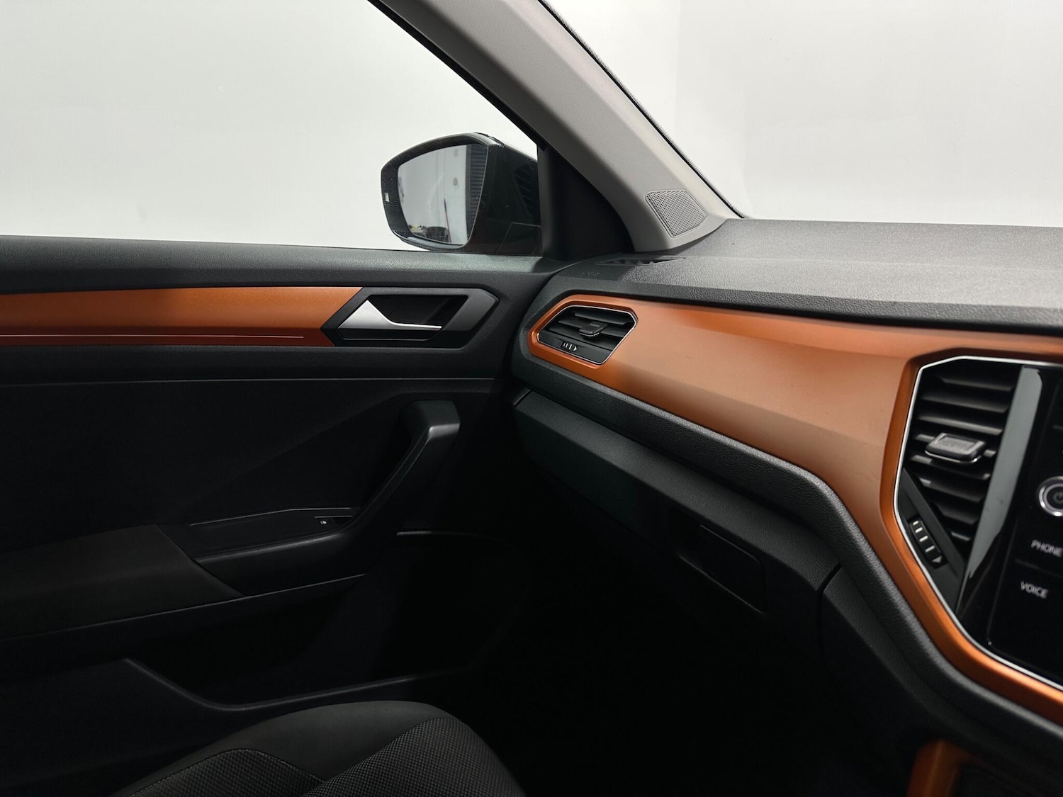 Used Volkswagen T-Roc 2018 for sale - 77230054: Photo 23