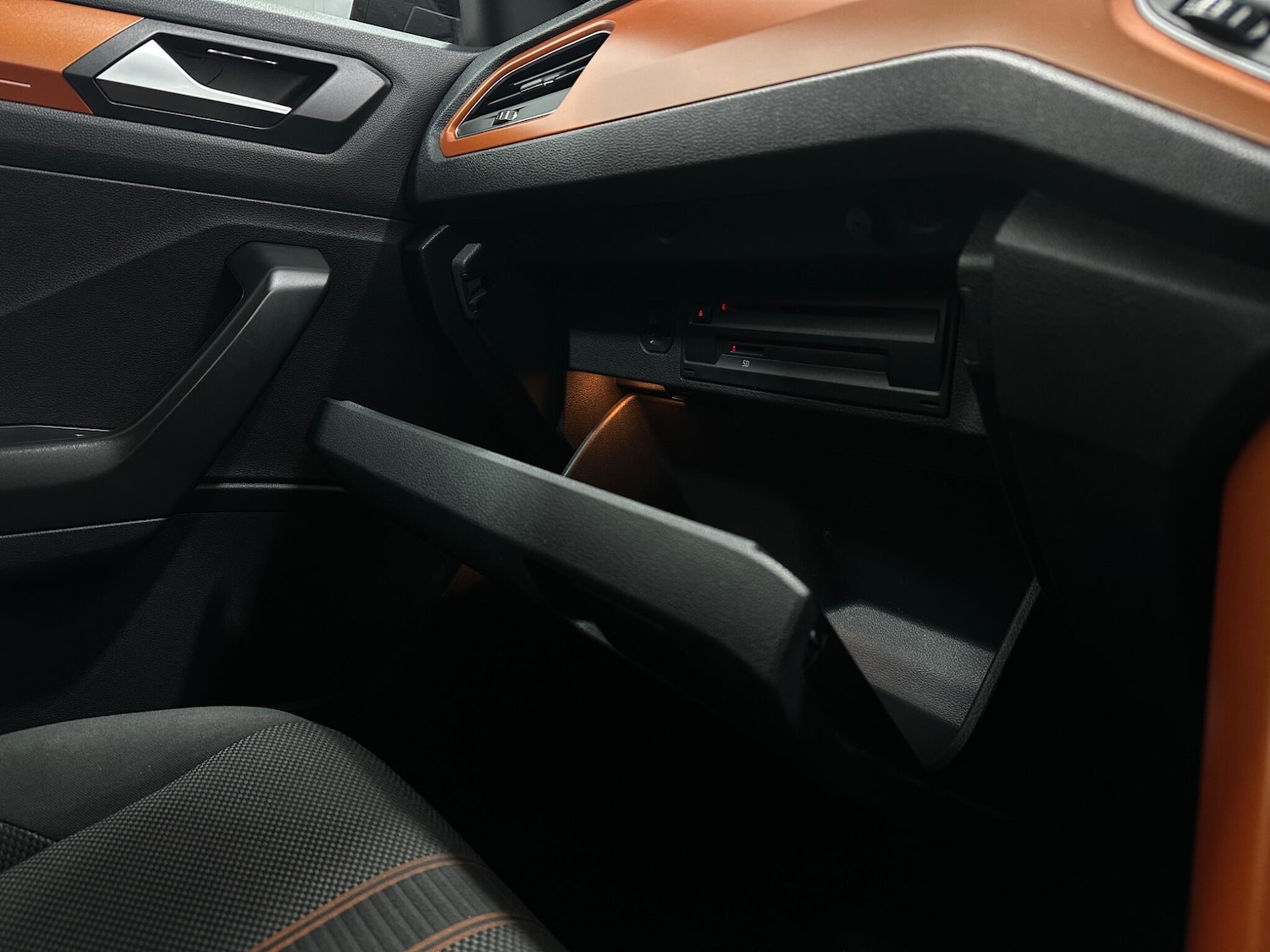 Used Volkswagen T-Roc 2018 for sale - 77230054: Photo 24