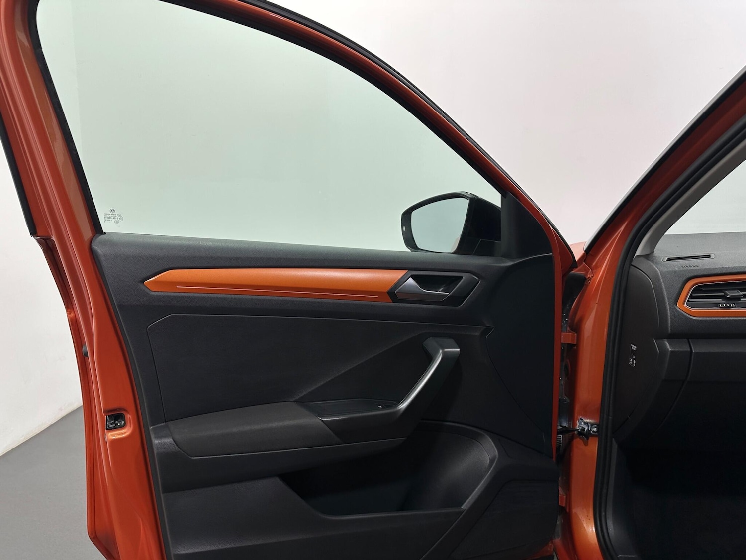 Used Volkswagen T-Roc 2018 for sale - 77230054: Photo 34