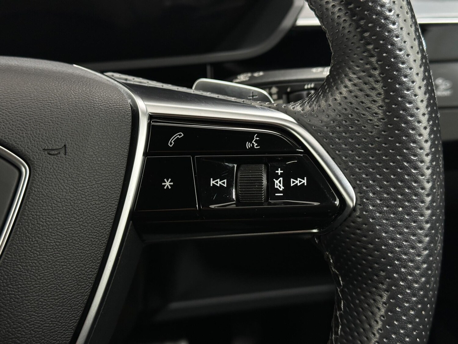 Used Audi e-tron 2021 for sale - 76878477: Photo 15