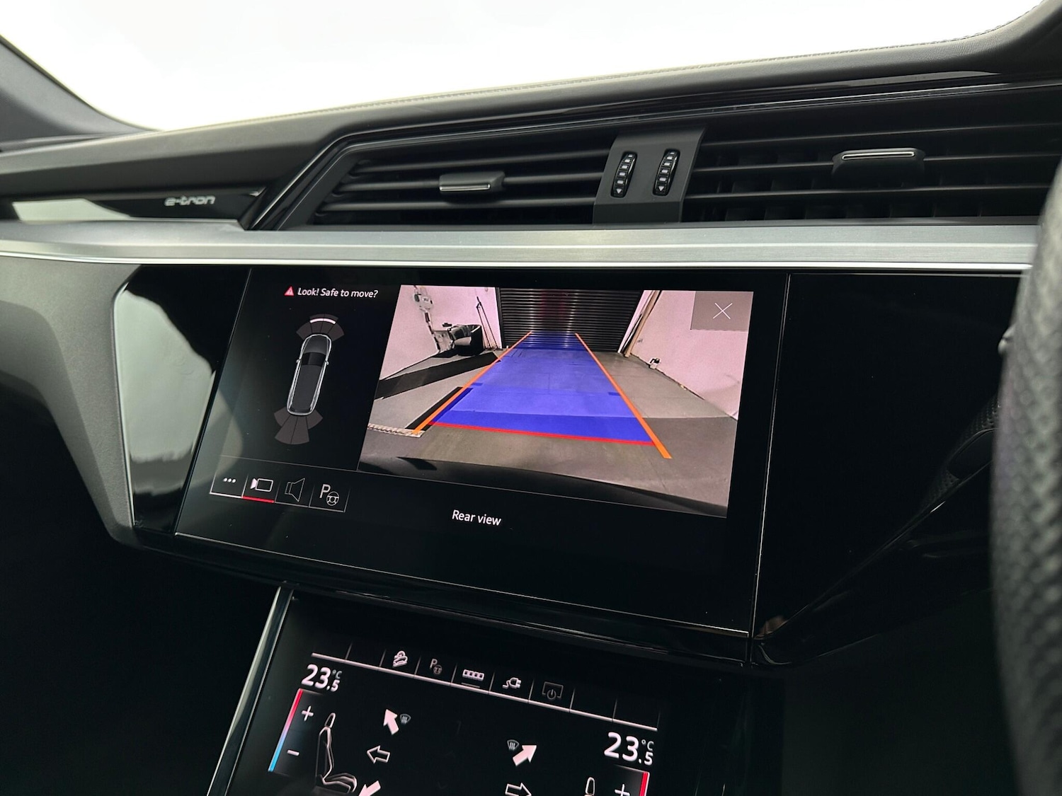 Used Audi e-tron 2021 for sale - 76878477: Photo 21