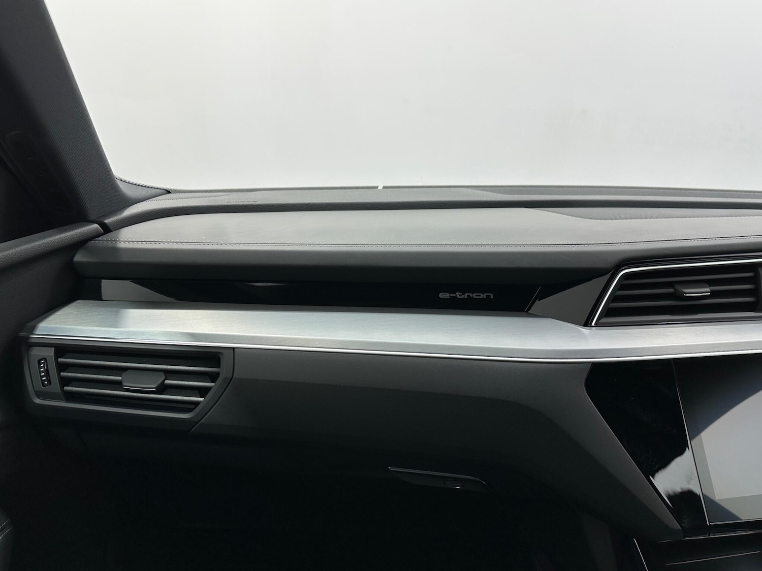 Used Audi e-tron 2021 for sale - 76878477: Photo 28