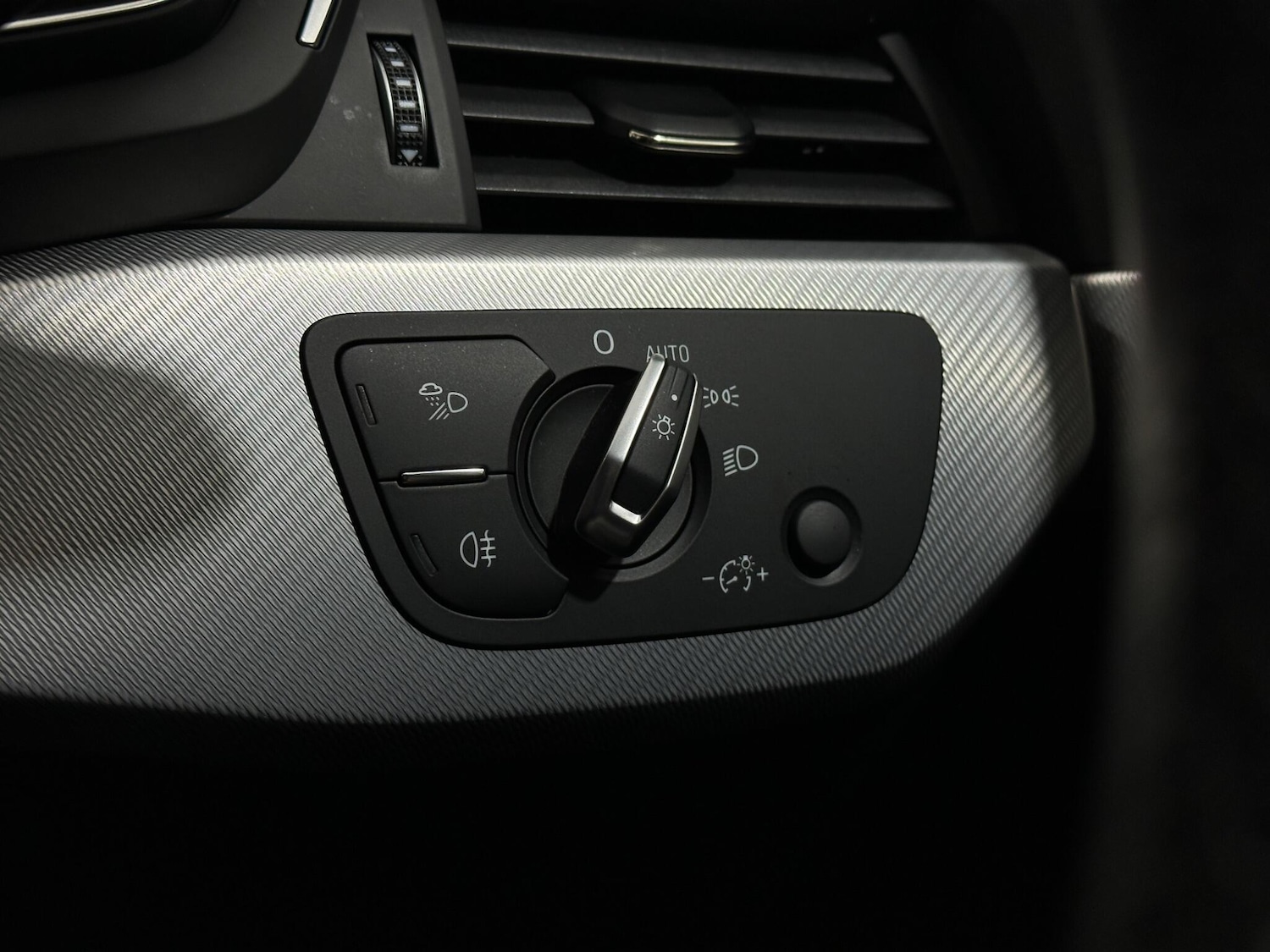 Used Audi A4 Avant for sale - 77215029: Photo 16