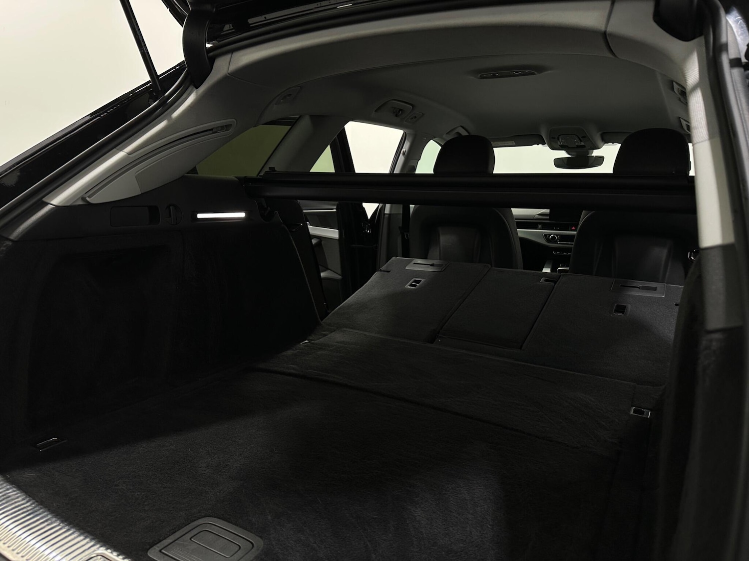 Used Audi A4 Avant for sale - 77215029: Photo 45