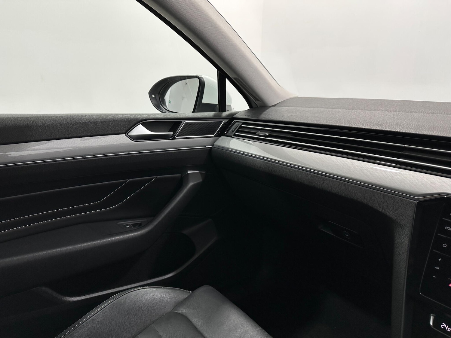 Used Volkswagen Passat for sale - 78101235: Photo 26