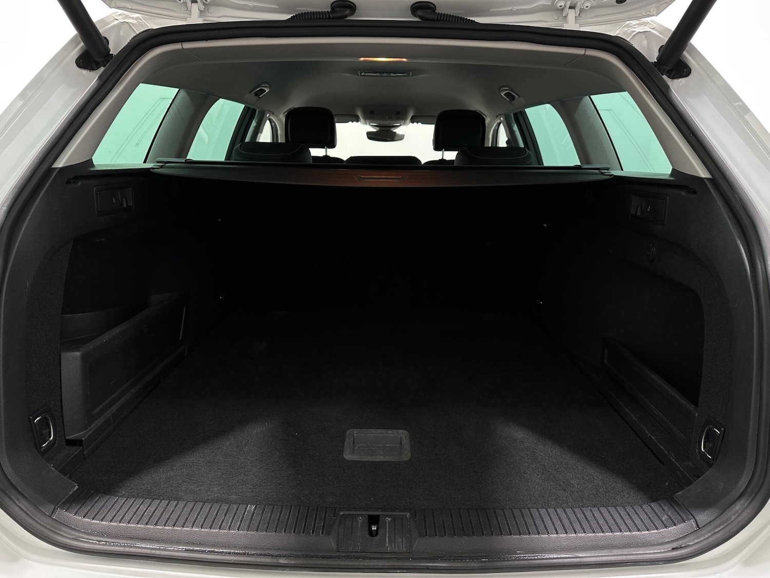 Used Volkswagen Passat for sale - 78101235: Photo 46