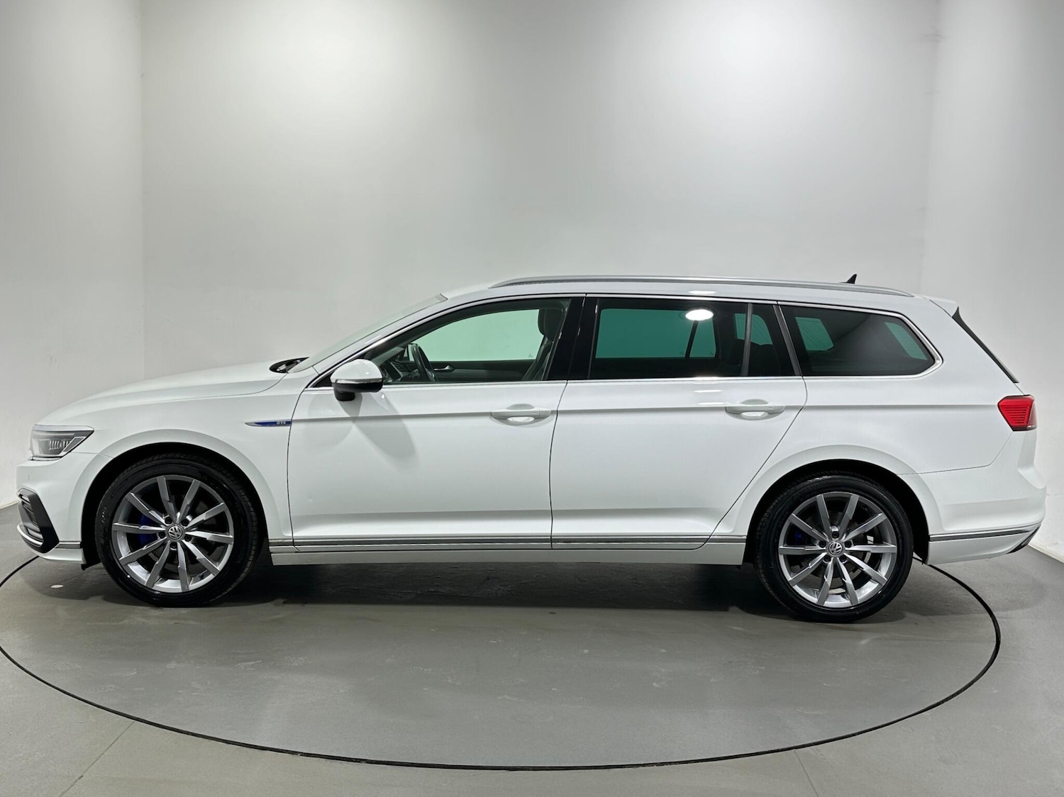 Used Volkswagen Passat for sale - 78101235: Photo 5