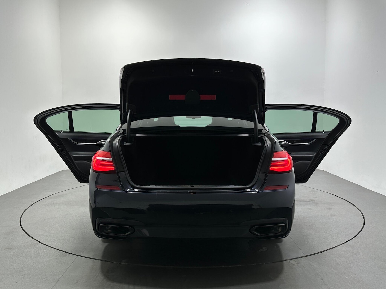 Used BMW 7 Series 2019 for sale - 76878895: Photo 48