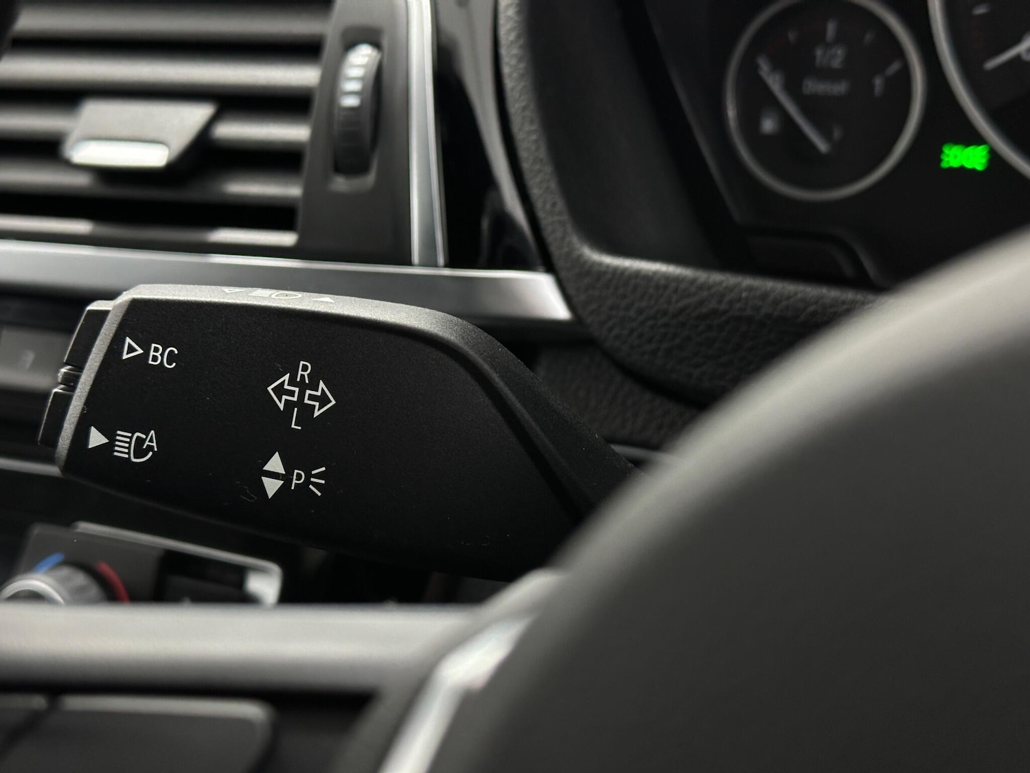 Used BMW 3 Series 2018 for sale - 76964438: Photo 12